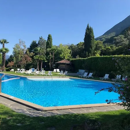 Sea, Pool, Private Beach Апартаменты Биссоне