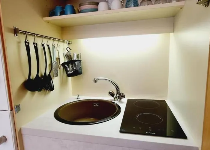 Sea, Pool, Private Appartement Bissone