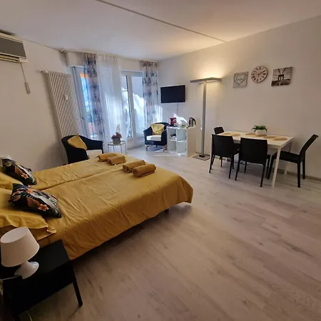 Sea, Pool, Private Apartmán Bissone