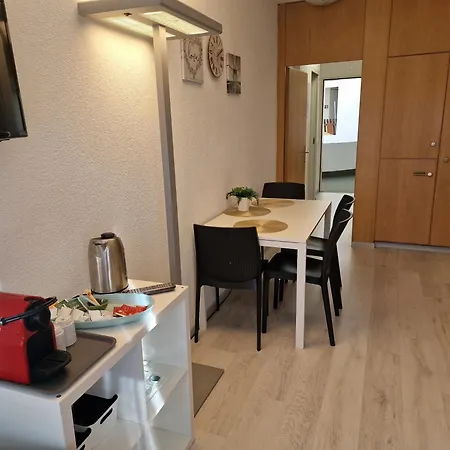 Sea, Pool, Private Apartmán Bissone