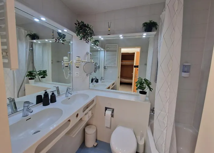 Sea, Pool, Private 아파트 *